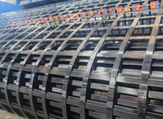 大英钢塑土工格栅：基建“隐形脊梁”的绿色智造与长寿命进化论